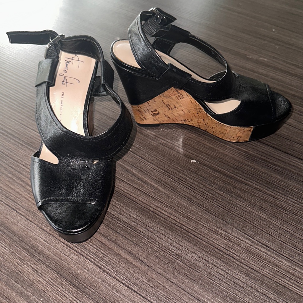 Franco Sarto Size 6 Black Wedge Sandals